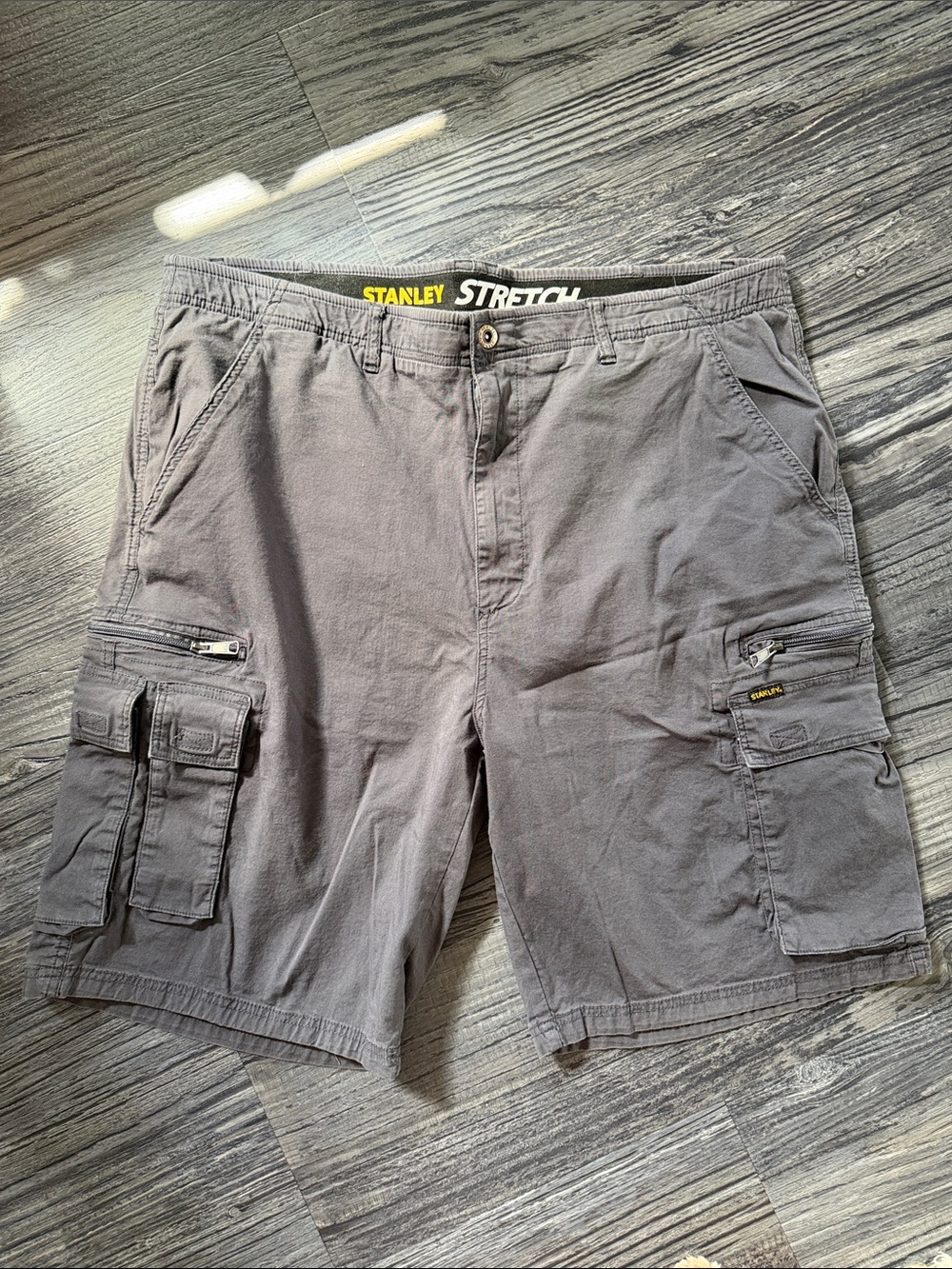 Stanley Stretch Men's Gray Cargo Shorts with Multi Pockets